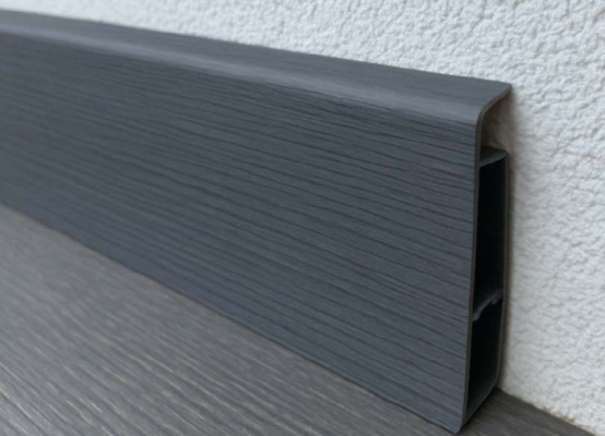 Плинтус напольный крашенный ПВХ Ultra line 715 Готика 2,2 м